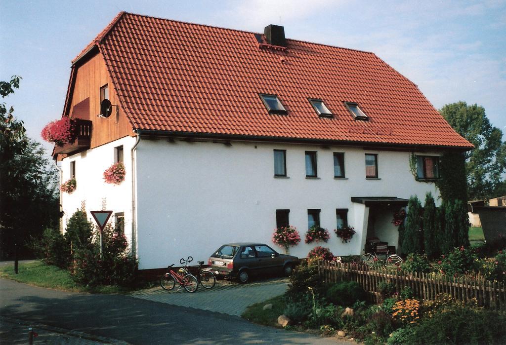 ホテル Zum Hecht Herrnhut エクステリア 写真