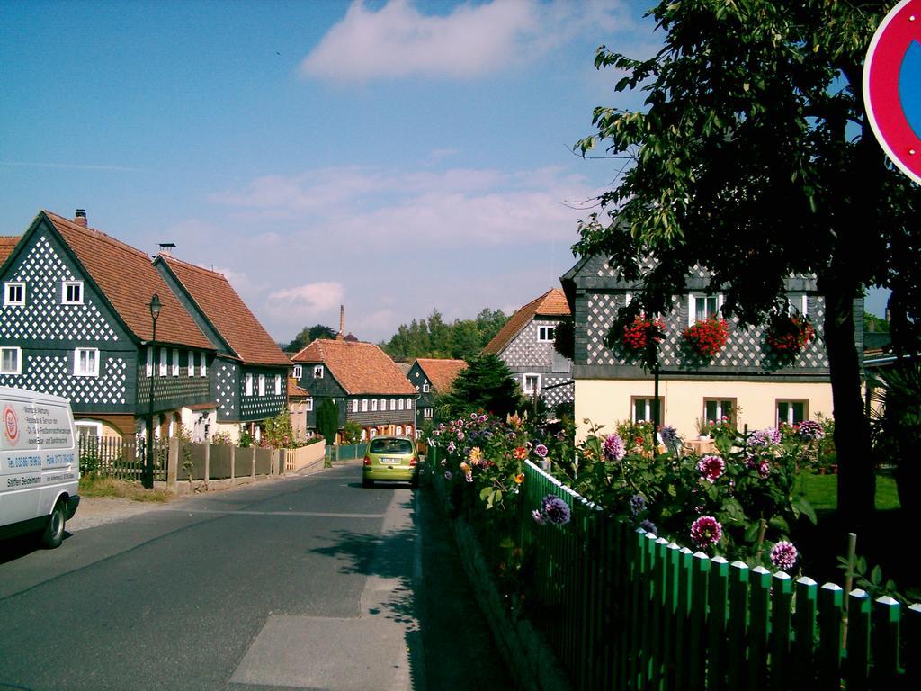 ホテル Zum Hecht Herrnhut エクステリア 写真